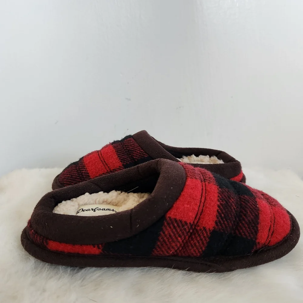 Dearfoam Kids Red & Black Plaid Slippers, Size 9-10